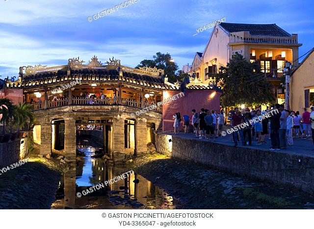 Japanese covered bridge at dusk, Hoi An, UNESCO World Heritage Site, Quang Nam Province, Vietnam, Asia. . hoi an; quang nam; vietnam; asia; color image; color;...