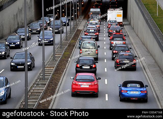 An anti-traffic jam fee of 6 euros a day could reduce traffic in Munich within the middle ring by 23 percent. At 10 euros it would be 30 percent