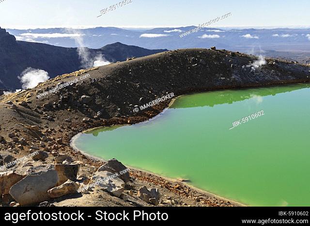 Emerald Lake, Tongariro Alpine Crossing, Tongariro National Park, UNESCO World Heritage, North Island, New Zealand, Oceania