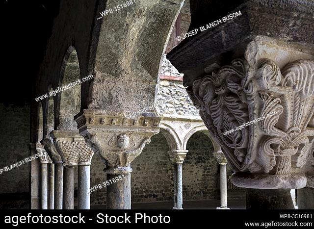 Saint Lizier. Detail of the capitals of the cloister of the Saint Lizier cathedral