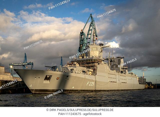 02.11.2018, The Frigate Rhineland-Palatinate / F 225 is under construction and is currently docked at the Blohm & Voss shipyard in Hamburg
