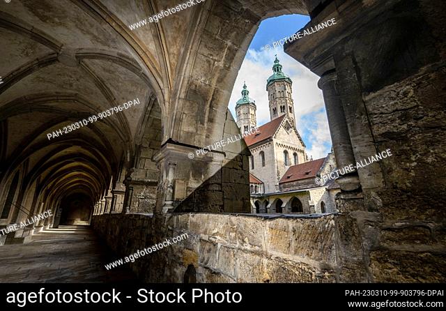 10 March 2023, Saxony-Anhalt, Naumburg: View from the cloister to the towers of the cathedral in Naumburg. The former bishop's cloister opposite the cathedral...