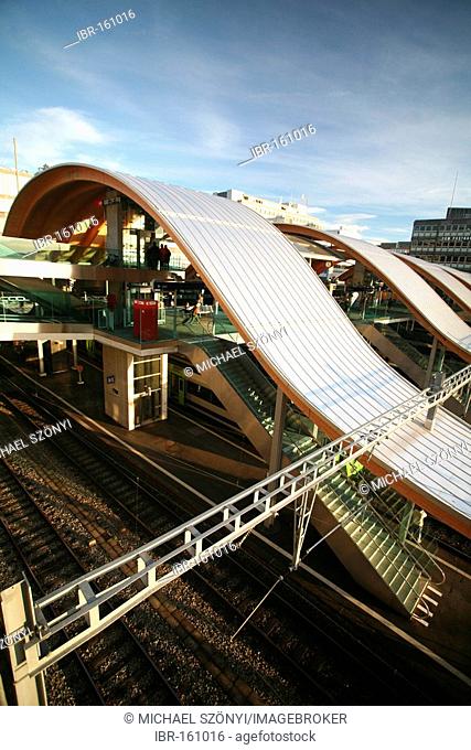 The Wave is the new western access to the railway station, built from 2004 to 2005, Berne, Berne canton, Switzerland