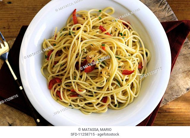 Spaghetti aglio, olio e peperoncino (spaghetti with garlic, oil and chilli peppers)