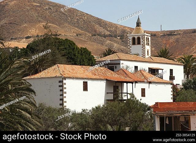 View to the Church Of Santa Maria de Betancuria and traditional houses, Betancuria, Province Of Las Palmas, Fuerteventura, Canary Islands, Spain, Europe