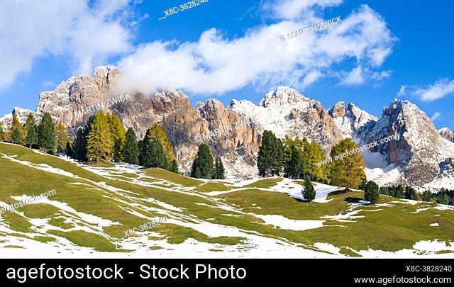 Geisler mountain range (Geislergruppe, Odle) in the dolomites of the Groeden Valley or Val Gardena in South Tyrol - Alto Adige