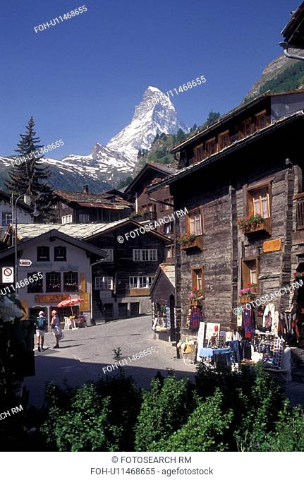 Switzerland, Zermatt, Valais, Alps, Matterhorn, Mountain resort village of Zermatt with a view of the Matterhorn in the background in the Swiss Alps