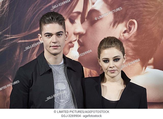 Josephine Langford, Hero Fiennes Tiffin attends 'After' Photocall at VP Plaza Espana Hotel on March 26, 2019 in Madrid, Spain