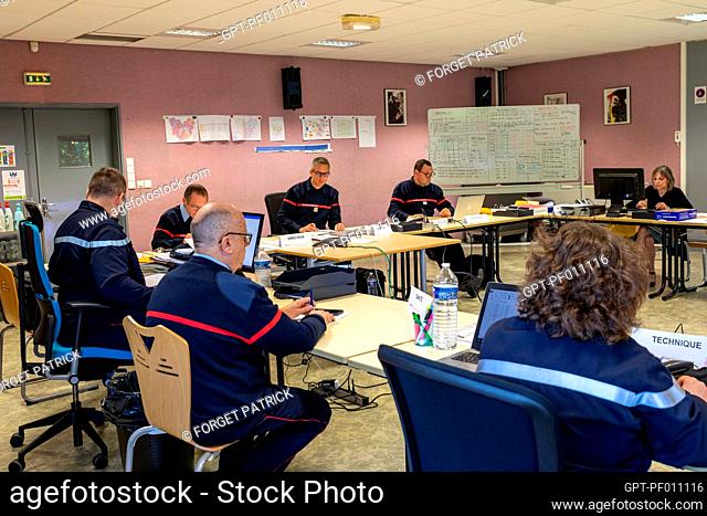 CRISIS CELL, DAILY BRIEFING FOR CONFRONTING THE COVID-19 PANDEMIC, FIRE AND EMERGENCY SERVICE OF THE EURE, EVREUX, FRANCE