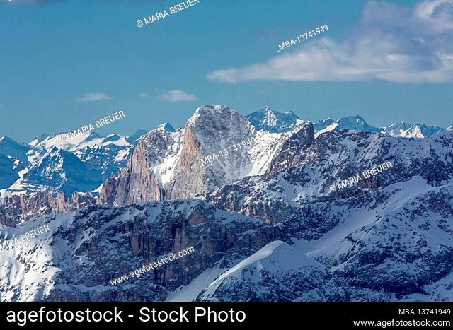 View from the Sass Pordoi viewing terrace on the mountains of the Dolomites, Rosengarten Group, Rosengarten Spitze, Catinaccio, 2961 m, Trento, South Tyrol