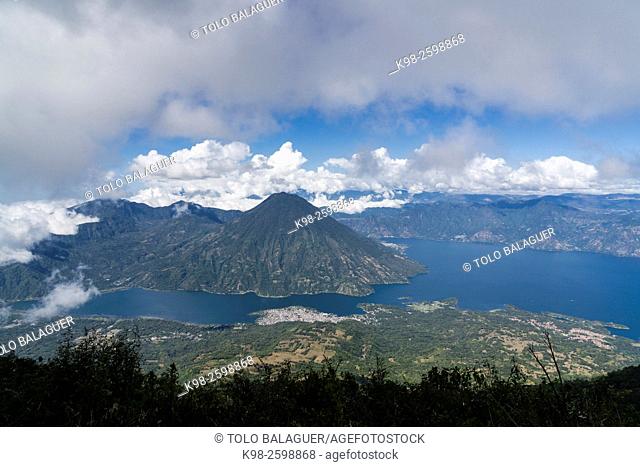 volcán San Pedro, suroeste de la caldera del lago de Atitlán en Guatemala. Tiene una altitud de 3. 020, lago de Atitlán , Guatemala, Central America
