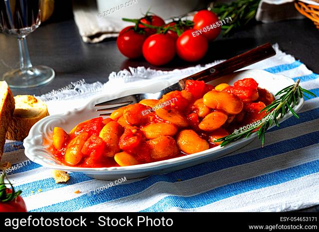 Gigantes Plaki - Baked beans in tomato sauce