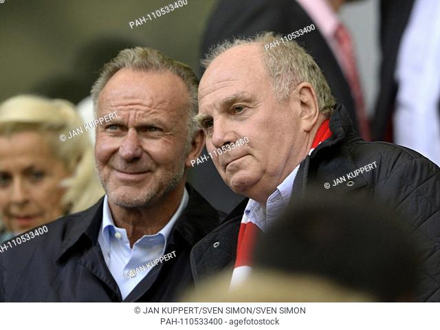 left to right: Karl-Heinz RUMMENIGGE (Chairman of the Management Board, M), Uli HOENESS (President, M), on the tribunes before the match, Football 1
