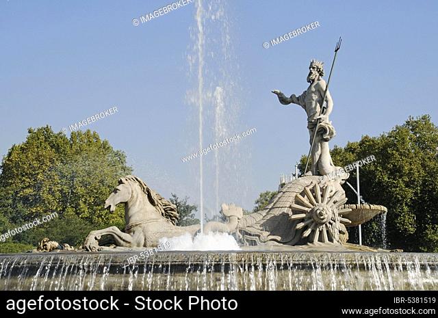Fountain of Neptune, Neptune Fountain, Fuente Neptuno, Plaza Canovas del Castillo, Madrid, Spain, Europe