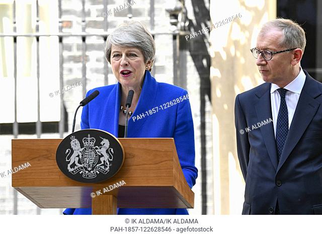 Theresa May leaves Downing Street. London, UK. 24/07/2019 | usage worldwide. - London/United Kingdom of Great Britain and Northern Ireland