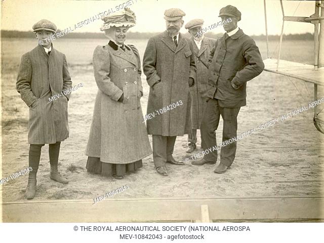 Lazare Weiller (in the checked cap) and Wilbur Wright at Camp d’Auvours, Le Mans, 1908. Weiller was a leading member of the French syndicate La Compagnie...