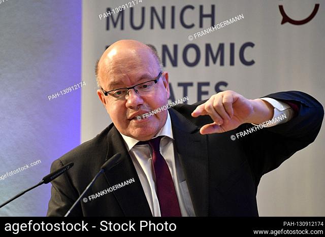 Peter Altmaier, Federal Minister of Economics, during his lecture, gesture, single image, cut single motif, portrait, portrait, portrait