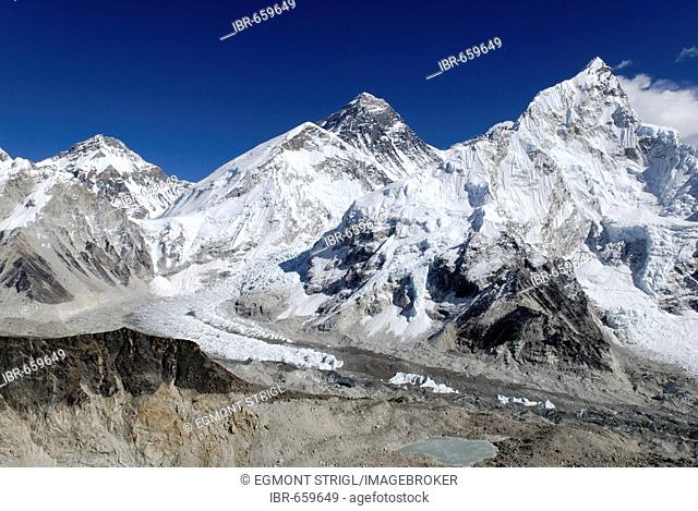 Famous view from Kala Patthar, Patar (5545) towards Mount Everest (8850), Nuptse (7861) and Khumbu Glacier, Sagarmatha National Park, Khumbu Himal, Nepal