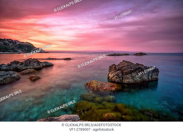 Capo Vaticano, Tyrrhenian Sea, Tyrrhenian Coast, Calabria, Italy. A pinkish dawn at Capo Vaticano, Santa Maria resort