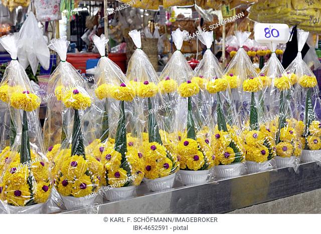 Cut flower arrangements for sale, Pak Khlong Talat, flower market, Phra Nakhon, Bangkok, Thailand