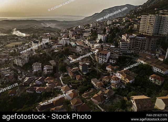 View of the city in Kruja, 05/27/2022. - Kruya/Albanien