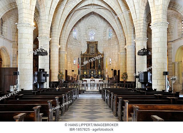 Interior, Cathedral of Santa Maria la Menor, oldest cathedral in the New World, 1532, Santo Domingo, Dominican Republic, Caribbean
