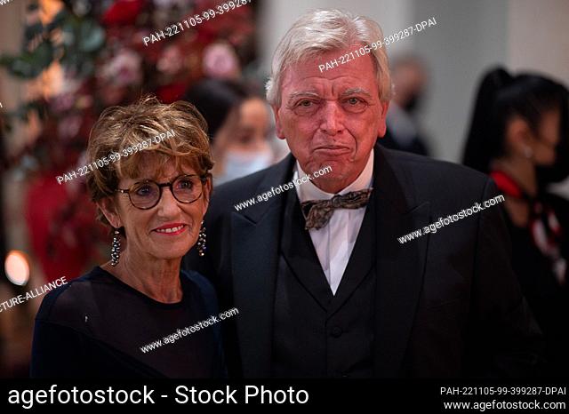 05 November 2022, Hessen, Frankfurt/Main: Volker Bouffier (CDU), former Minister President of the State of Hesse, and his wife Ursula