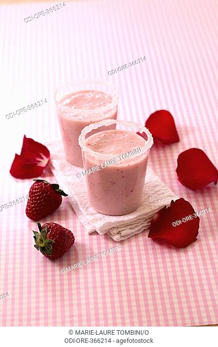 Banana strawberry and rose smoothie