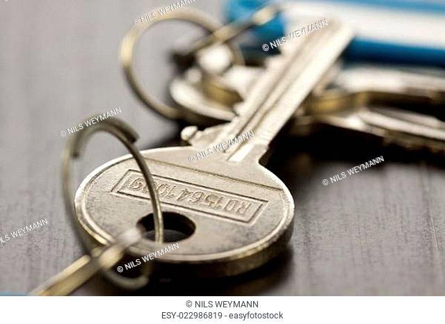 Schlüssel Schlüsselbund mit Anhänger als Nahaufnahme mit Schlüsselring