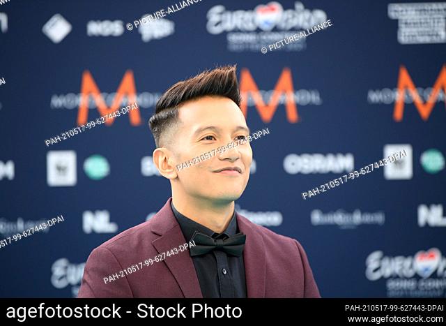 16 May 2021, Netherlands, Rotterdam: Eurovision Song Contest (ESC), Opening Night ""Turqouise Carpet"". The singer Vincent Bueno (Austria) comes to the photo...