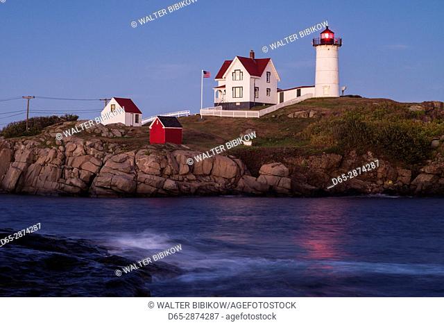 USA, Maine, York, Nubble Light Lighthouse, dusk