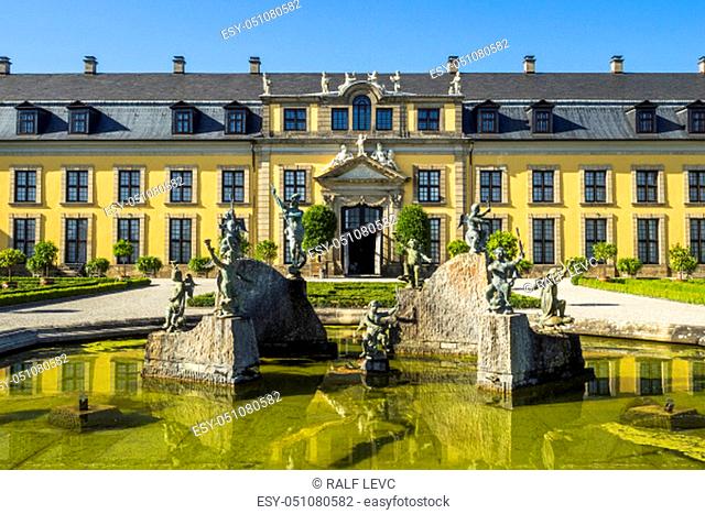 Germany, Hannover - Herrenhausen Gardens with the Gallery of the Arne Jacobsen Foyer