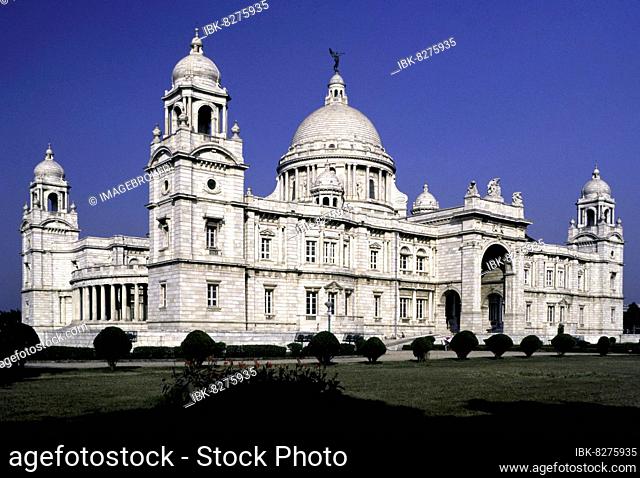 Victoria Memorial in Kolkata or Calcutta, West Bengal, India, Asia