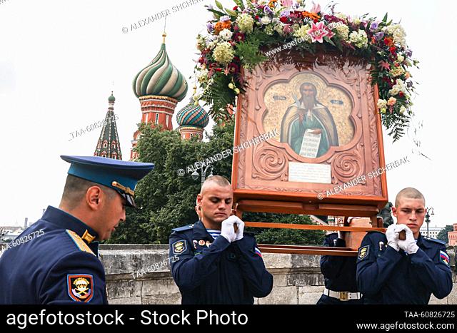 RUSSIA, MOSCOW - AUGUST 2, 2023: Airborne Forces servicemen carry an icon of the Prophet Elijah during a religious procession from the Prophet Elijah's Church...