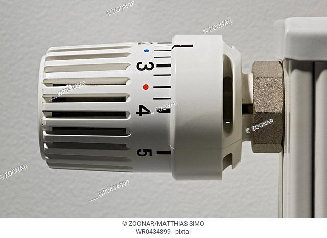 Thermostatic valve on the radiator
