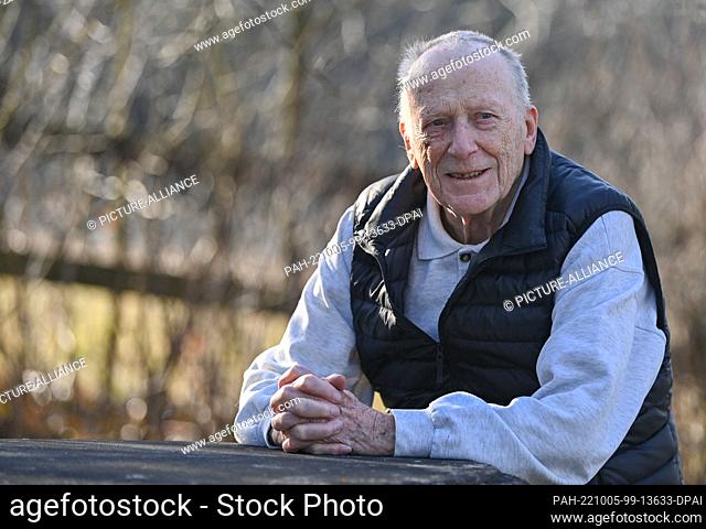 FILED - 09 March 2021, Berlin, Storkow: Wolfgang Kohlhaase, screenwriter, sits in his garden during an interview with the Deutsche Presse-Agentur