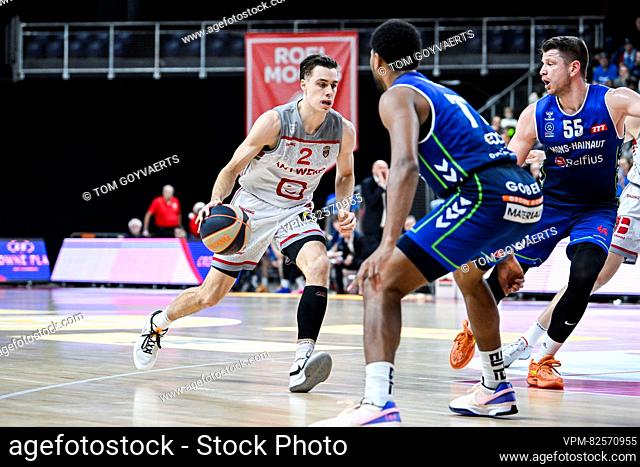 Antwerp's Keevan Veinot and Mons' Leon Santelj pictured in action during a basketball match between Antwerp Giants and Mons Hainaut