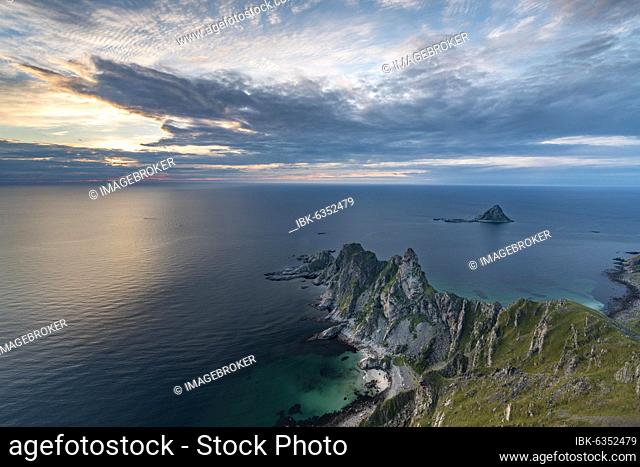View from Måtinden Mountain to rocky coast, Bleik, Andoya Island, Vesterålen, Nordland, Nord-Norge, Norway, Europe