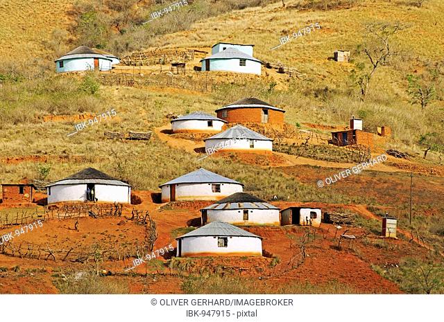 Traditional round huts or rondavels of the Zulu people in in Lalani Valley, Kwazulu-Natal, South Africa