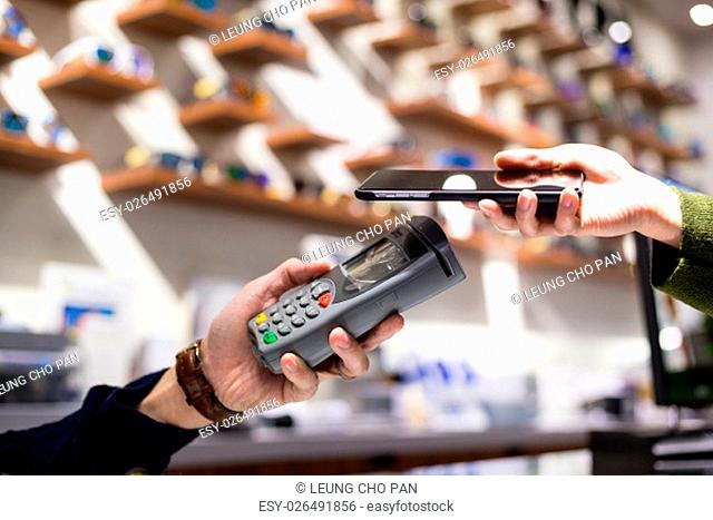Mobile payment in optical shop