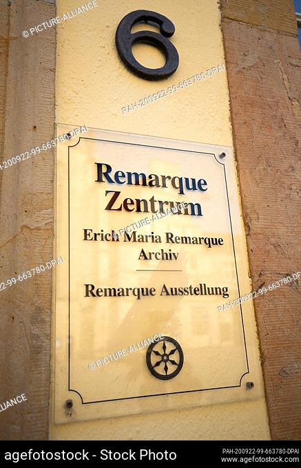 22 September 2020, Lower Saxony, Osnabrück: A sign hangs on the facade of the Erich Maria Remarque Peace Centre and the archive
