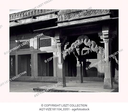 India, Fatehpur SÄ«kri, The second courtyard, 1968 or earlier, Cities of Mughul India