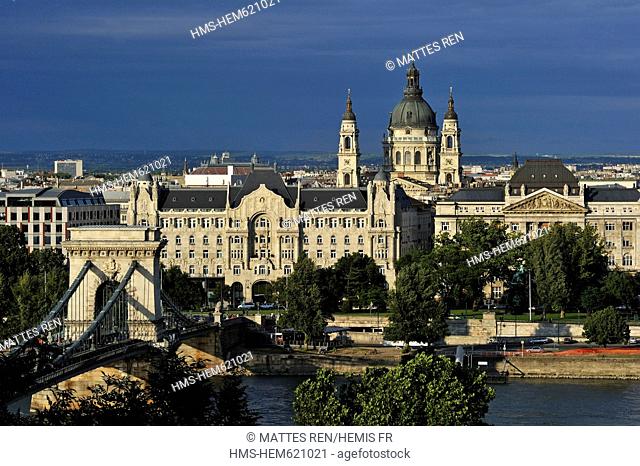 Hungary, Budapest, the Danube river, the Chain Bridge Szechenyi Lanchid listed as World Heritage by UNESCO, the Gresham Palace