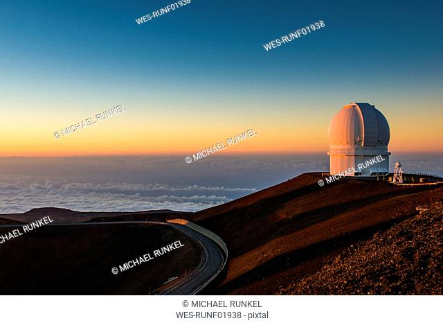 USA, Hawaii, Big Island, observatory on Mauna Kea volcano at sunset