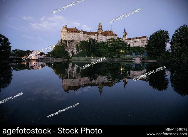 Germany, Baden-Wuerttemberg, Sigmaringen, Hohenzollern Castle, evening
