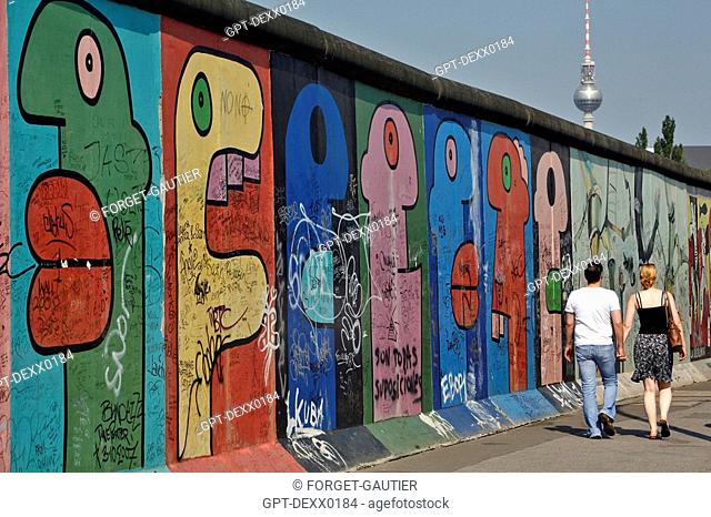 EAST SIDE GALLERY MAUER GALERIE, THE OPEN-AIR GALLERY OF THE MUHLENSTRASSE, WITH WORKS BY 118 ARTISTS FROM 21 COUNTRIES, MAKES UP THE LONGEST PRESERVED SECTION...