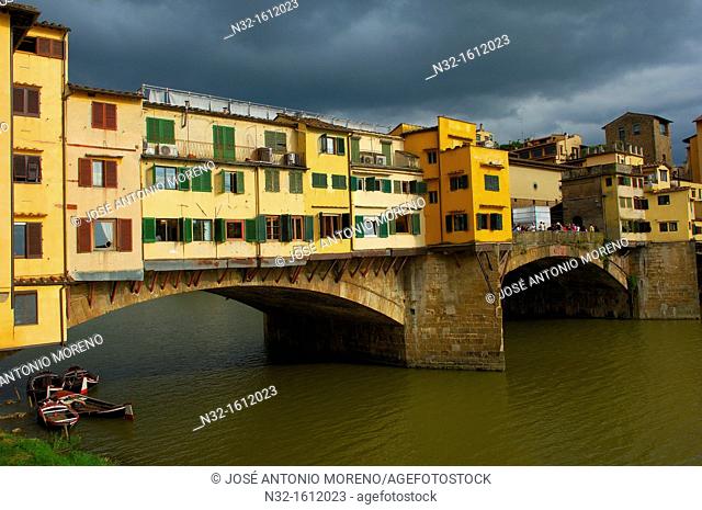 Ponte Vecchio over Arno river, Florence, Tuscany, Italy