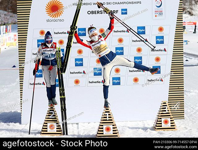 06 March 2021, Bavaria, Oberstdorf: Nordic skiing: World Championships: Cross-country, 30 km classic, women. Winner Therese Johaug from Norway (r) and runner-up