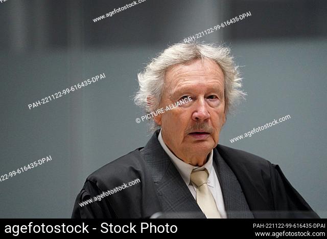 22 November 2022, Schleswig-Holstein, Itzehoe: Hans-Jürgen Förster, lawyer for the joint plaintiff and witness Chaim Golani
