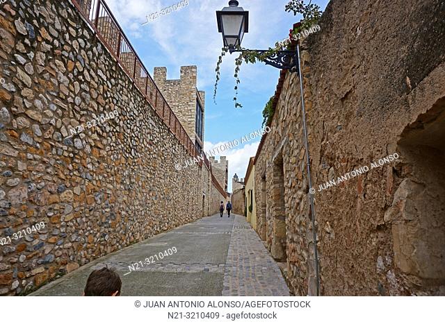 Inside the walled city. Montblanc, Tarragona, Catalonia, Spain, Europe